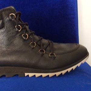 Women's Sorel Fall Chukka Black Sz 9M